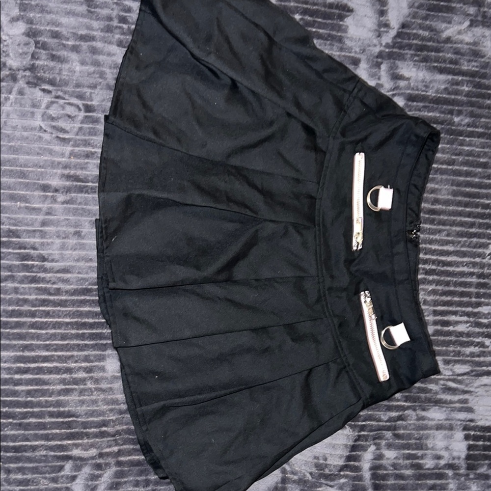 Stylish Black Pleated Skirt